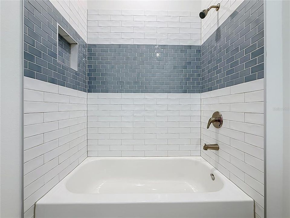 На продажу: $339,999 (3 спален, 2 ванн, 1543 Квадратных фут)