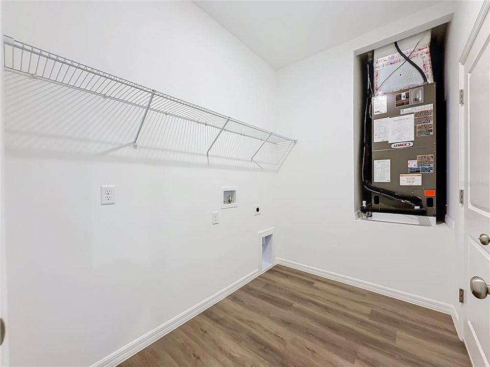 На продажу: $339,999 (3 спален, 2 ванн, 1543 Квадратных фут)