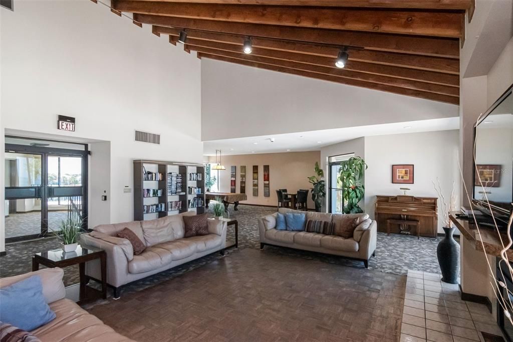 En Venta: $725,000 (2 camas, 2 baños, 1610 Pies cuadrados)