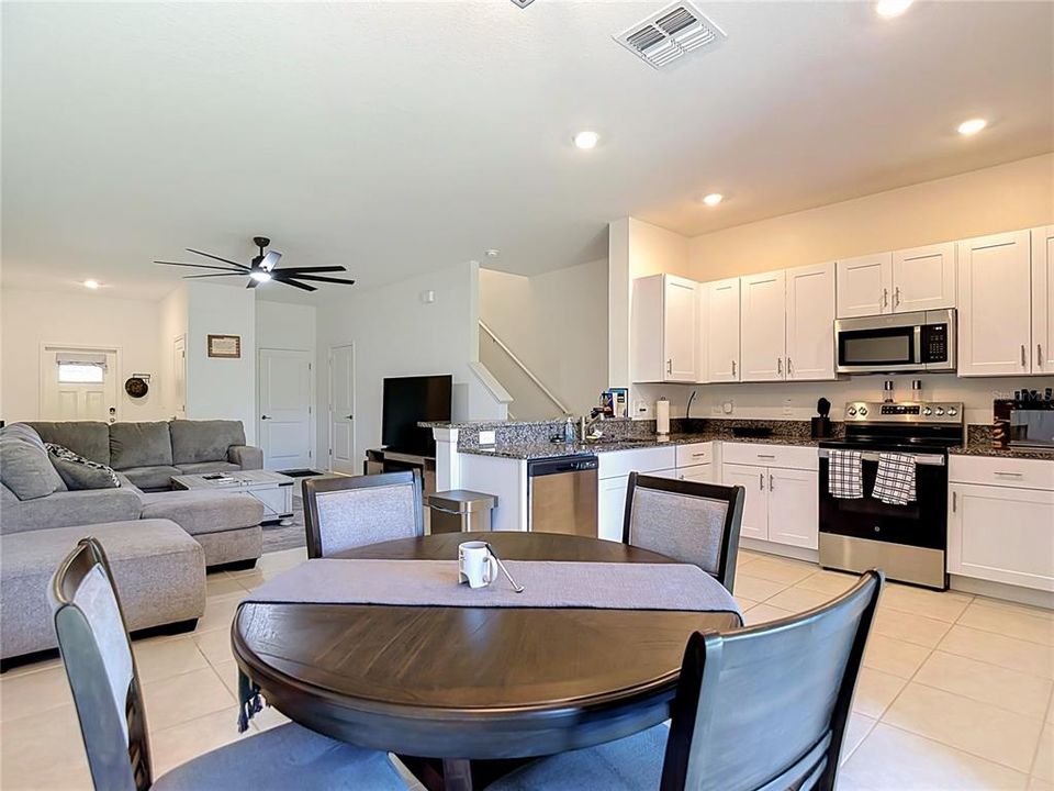 На продажу: $299,500 (3 спален, 2 ванн, 1634 Квадратных фут)