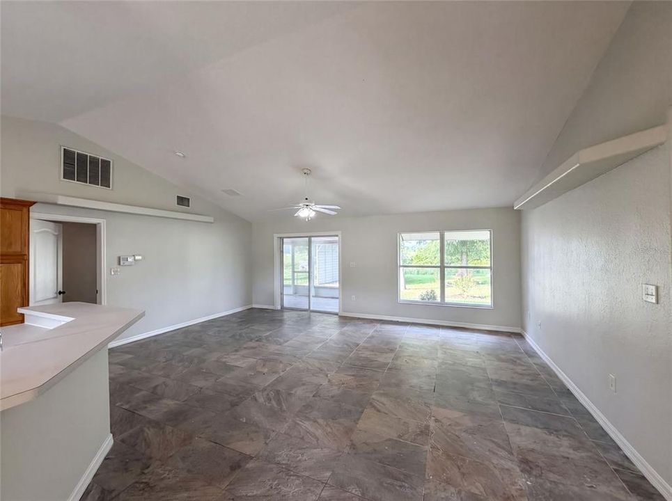 En Venta: $360,000 (3 camas, 2 baños, 1679 Pies cuadrados)