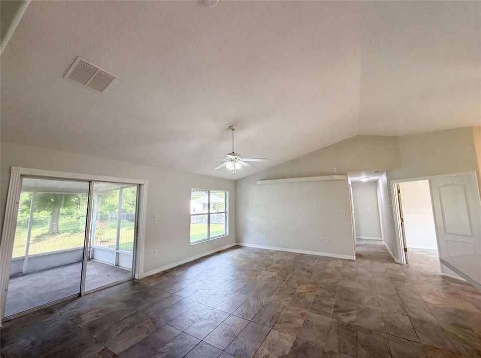 En Venta: $360,000 (3 camas, 2 baños, 1679 Pies cuadrados)