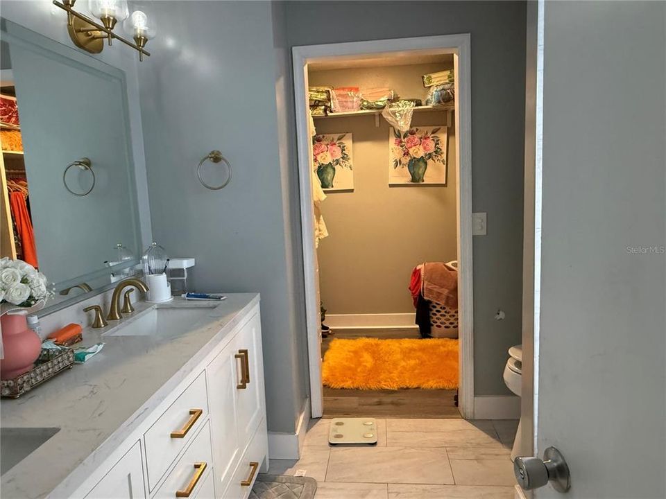 En Venta: $380,000 (4 camas, 2 baños, 1700 Pies cuadrados)