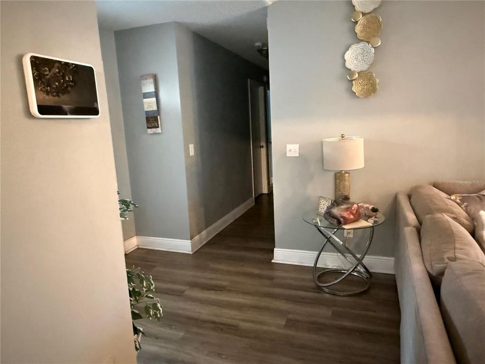 En Venta: $380,000 (4 camas, 2 baños, 1700 Pies cuadrados)