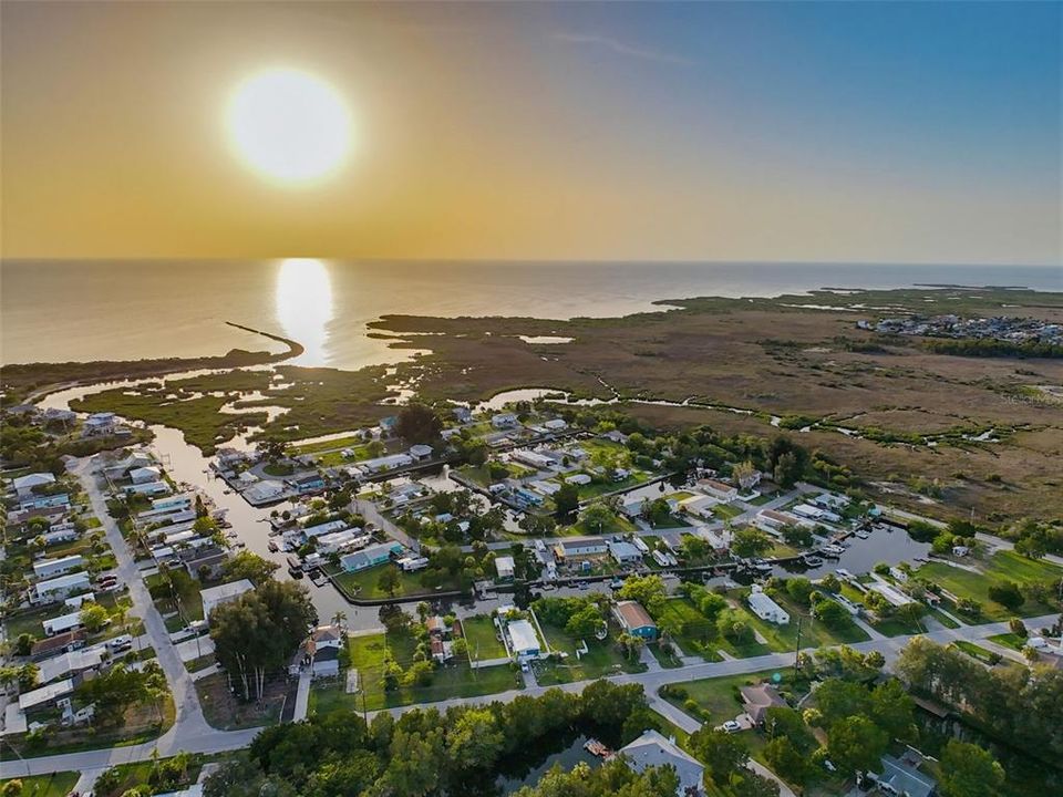 На продажу: $110,000 (0.09 acres)