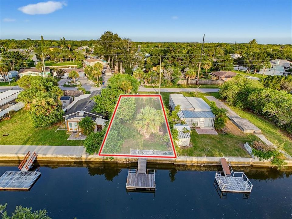 На продажу: $110,000 (0.09 acres)