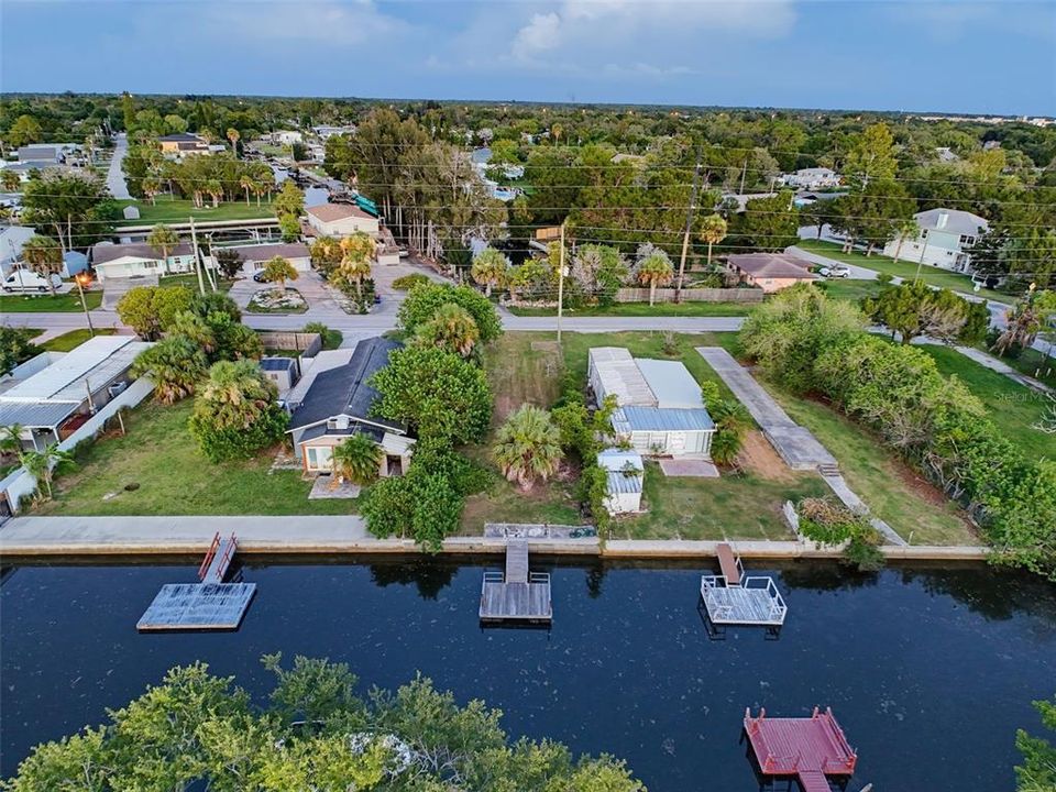 На продажу: $110,000 (0.09 acres)
