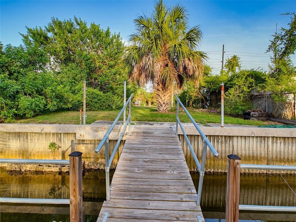 На продажу: $110,000 (0.09 acres)