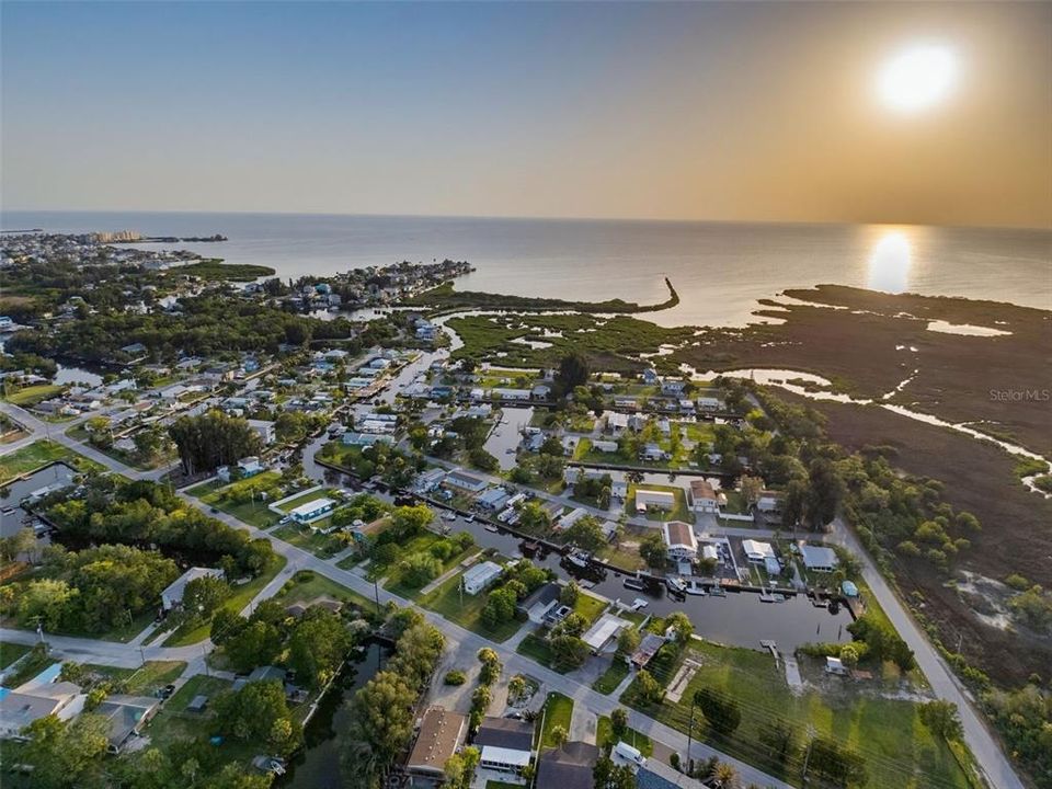 На продажу: $110,000 (0.09 acres)