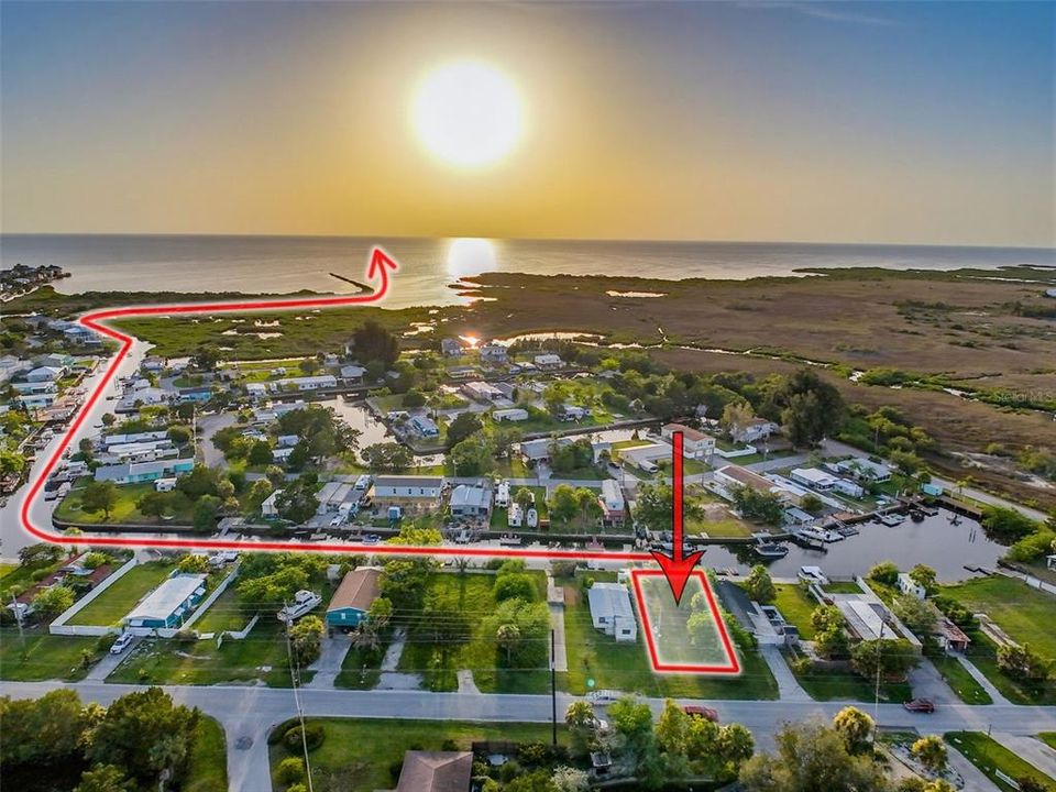На продажу: $110,000 (0.09 acres)
