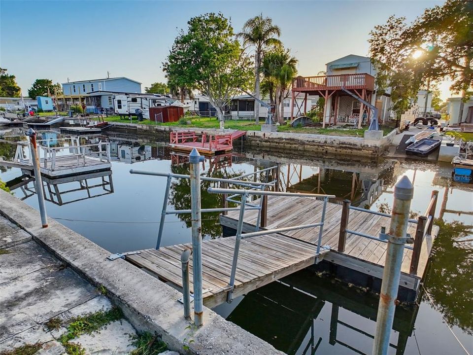 На продажу: $110,000 (0.09 acres)