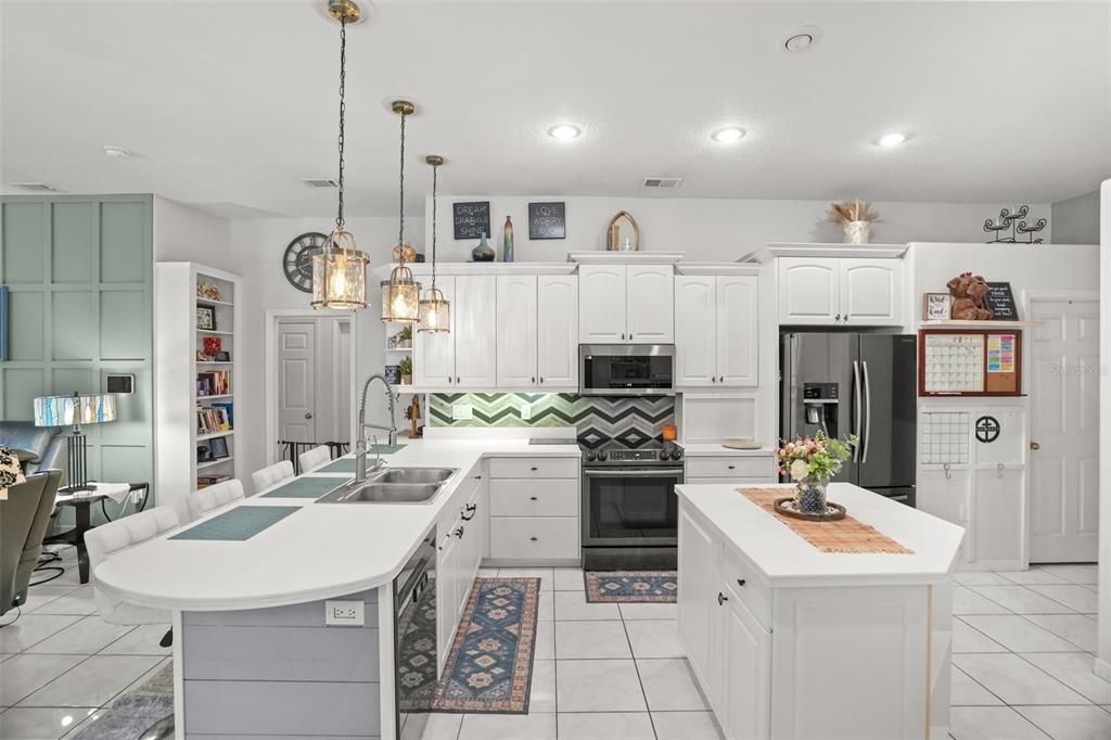 En Venta: $609,000 (4 camas, 3 baños, 2531 Pies cuadrados)