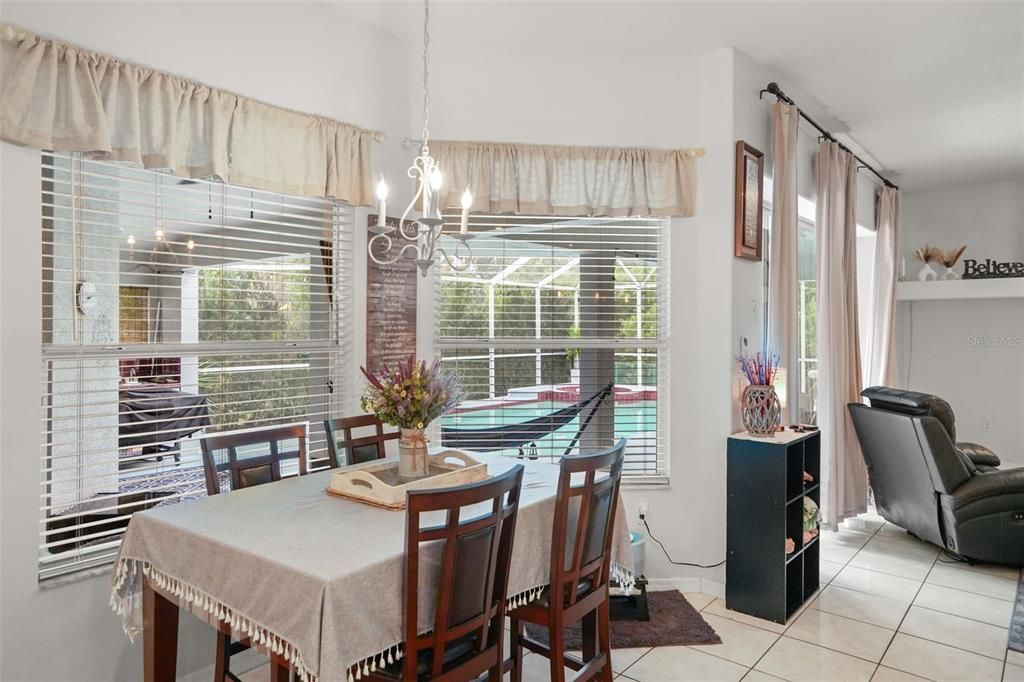 En Venta: $609,000 (4 camas, 3 baños, 2531 Pies cuadrados)