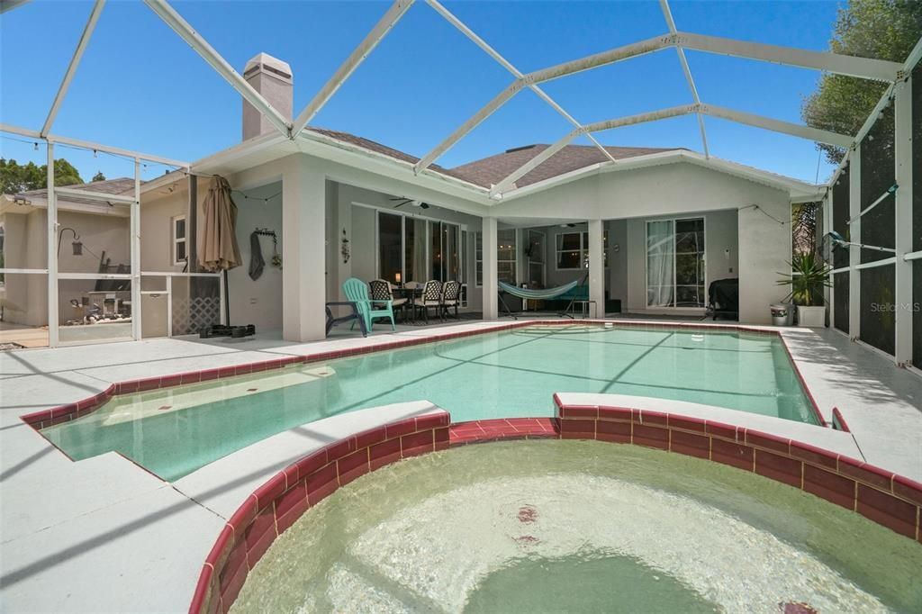 En Venta: $609,000 (4 camas, 3 baños, 2531 Pies cuadrados)
