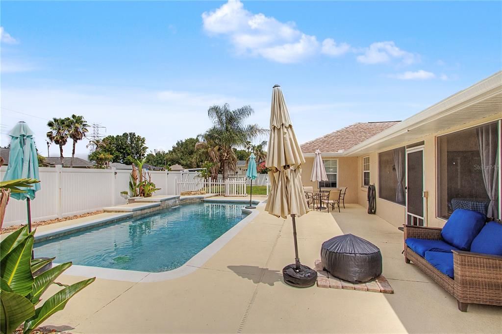 En Venta: $429,950 (4 camas, 2 baños, 2078 Pies cuadrados)