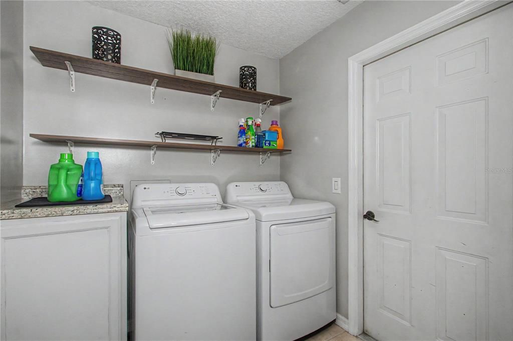 En Venta: $429,950 (4 camas, 2 baños, 2078 Pies cuadrados)