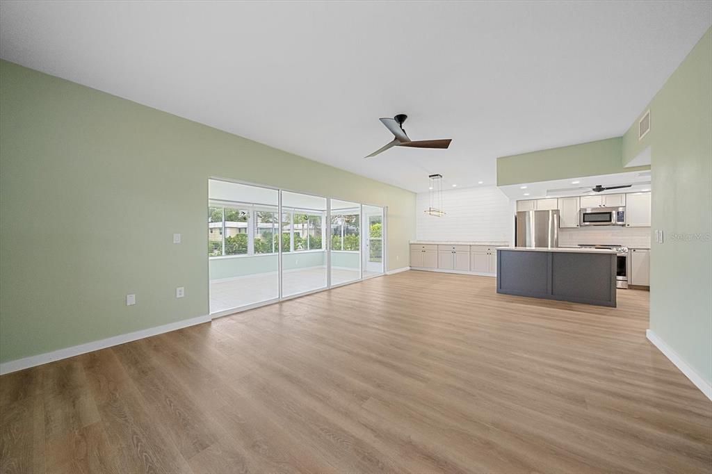 For Rent: $2,250 (2 beds, 2 baths, 1155 Square Feet)