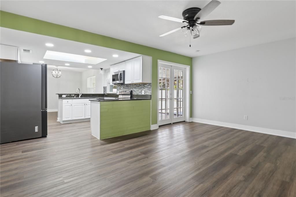 For Sale: $510,000 (4 beds, 2 baths, 1751 Square Feet)
