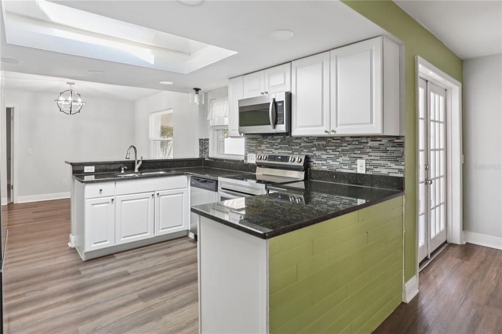 For Sale: $510,000 (4 beds, 2 baths, 1751 Square Feet)