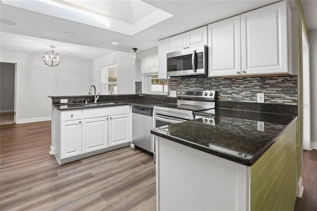 For Sale: $510,000 (4 beds, 2 baths, 1751 Square Feet)