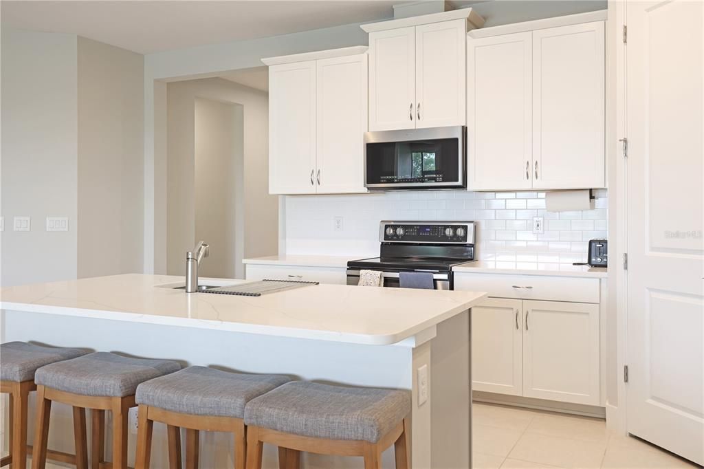 For Rent: $3,350 (4 beds, 3 baths, 1996 Square Feet)