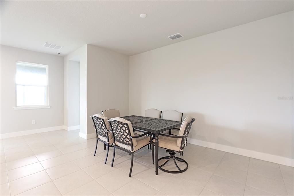 For Rent: $3,350 (4 beds, 3 baths, 1996 Square Feet)