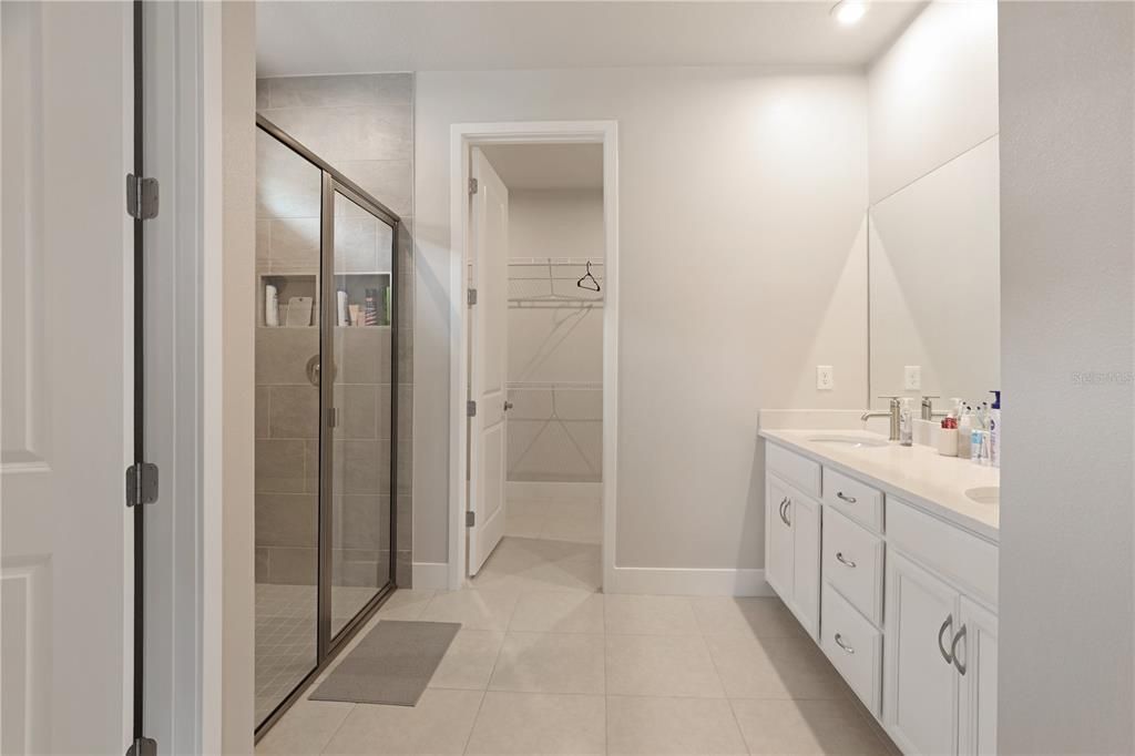For Rent: $3,350 (4 beds, 3 baths, 1996 Square Feet)