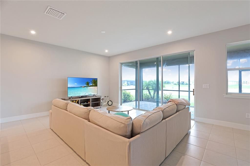 For Rent: $3,350 (4 beds, 3 baths, 1996 Square Feet)