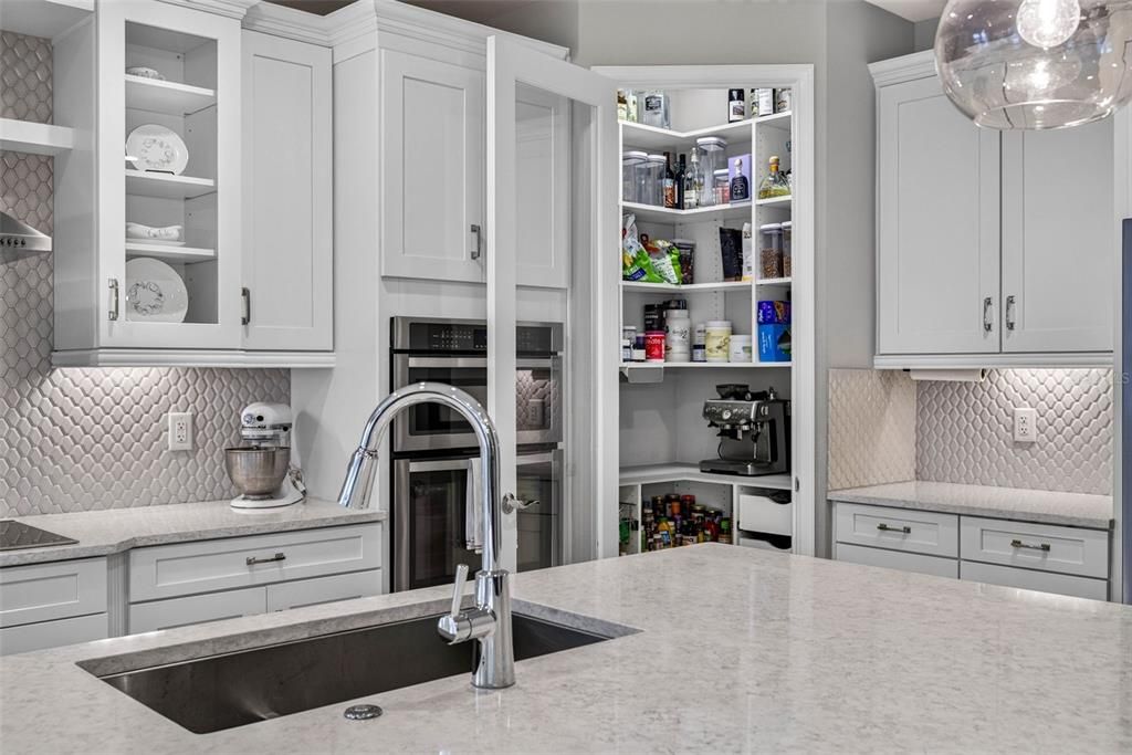 For Sale: $749,999 (5 beds, 3 baths, 3151 Square Feet)