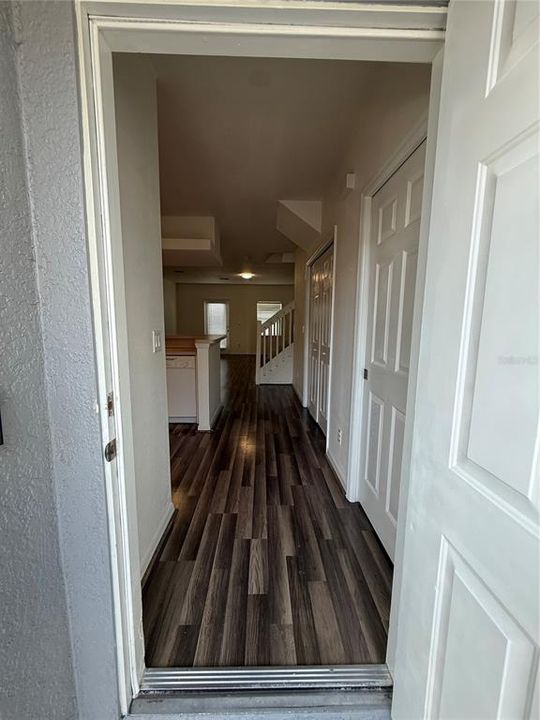 For Rent: $1,950 (2 beds, 1 baths, 1216 Square Feet)