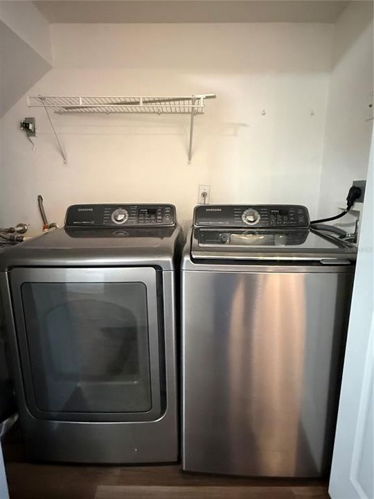 For Rent: $1,950 (2 beds, 1 baths, 1216 Square Feet)