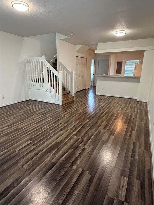 For Rent: $1,950 (2 beds, 1 baths, 1216 Square Feet)