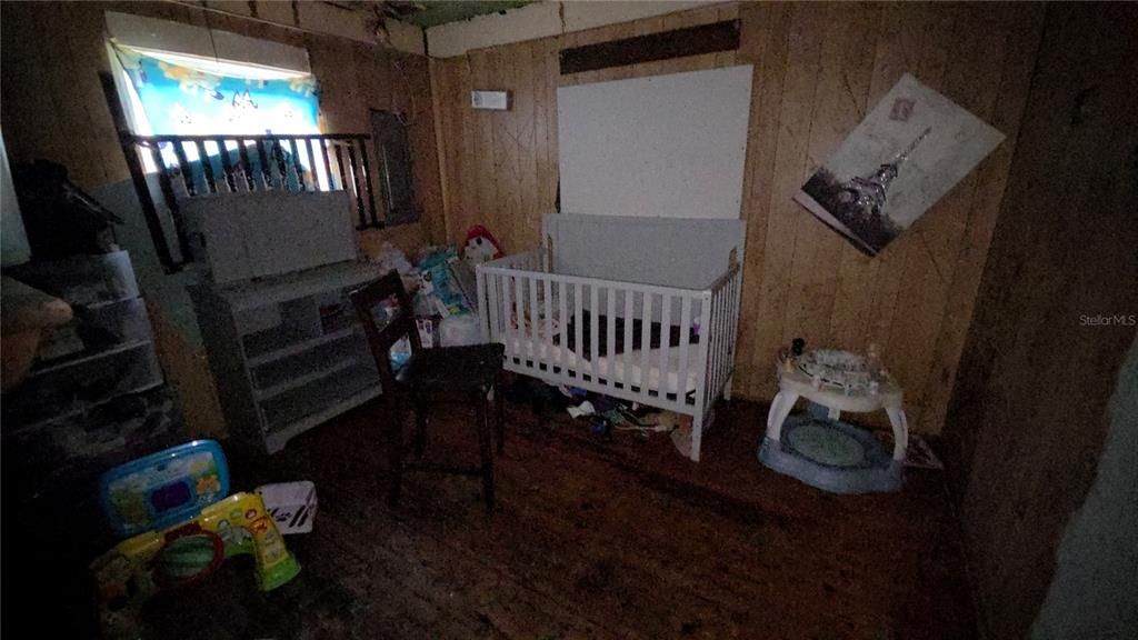На продажу: $84,900 (2 спален, 1 ванн, 1064 Квадратных фут)