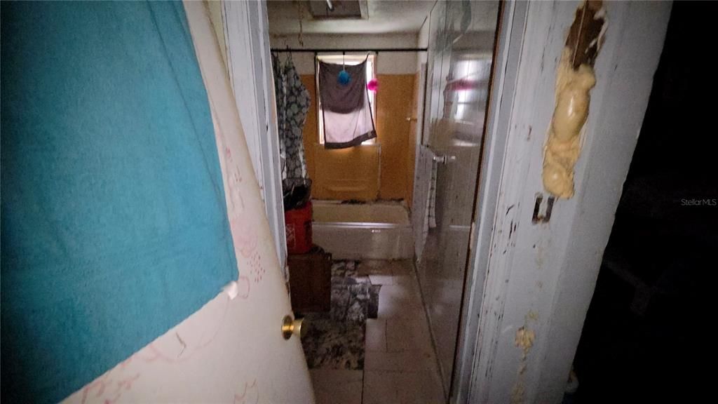 На продажу: $84,900 (2 спален, 1 ванн, 1064 Квадратных фут)