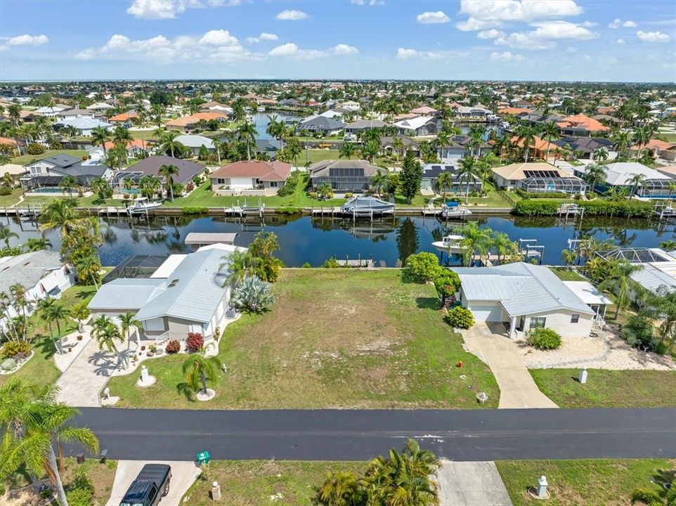 En Venta: $169,900 (0.18 acres)
