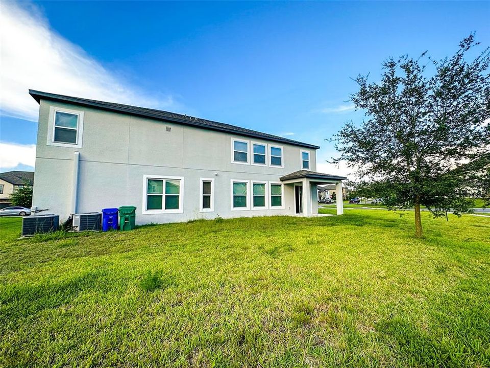 For Rent: $4,200 (6 beds, 4 baths, 4194 Square Feet)