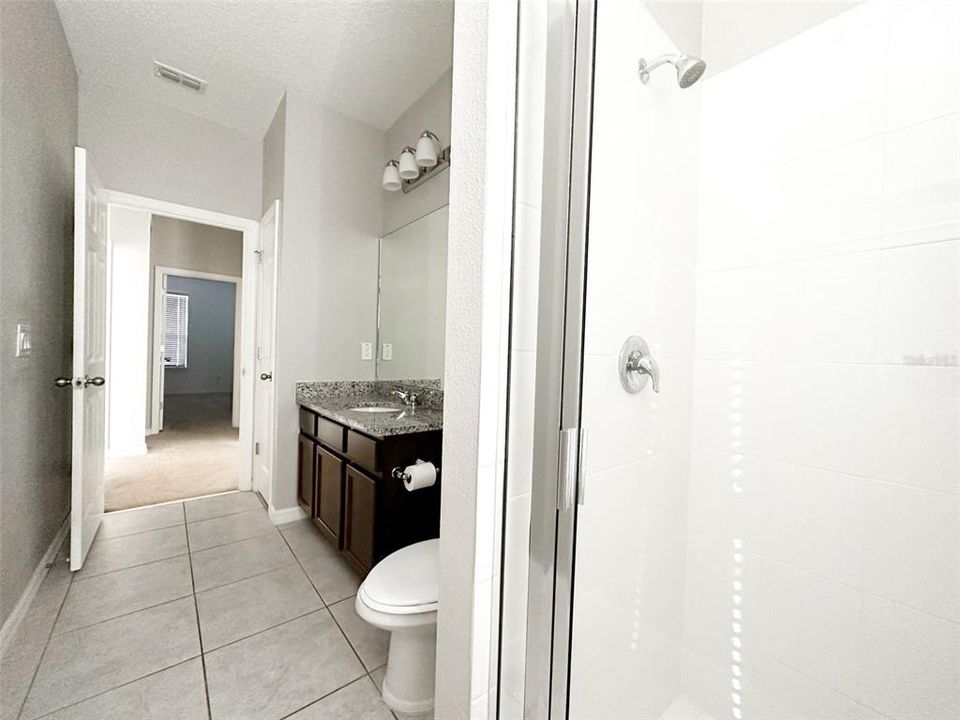 For Rent: $4,200 (6 beds, 4 baths, 4194 Square Feet)