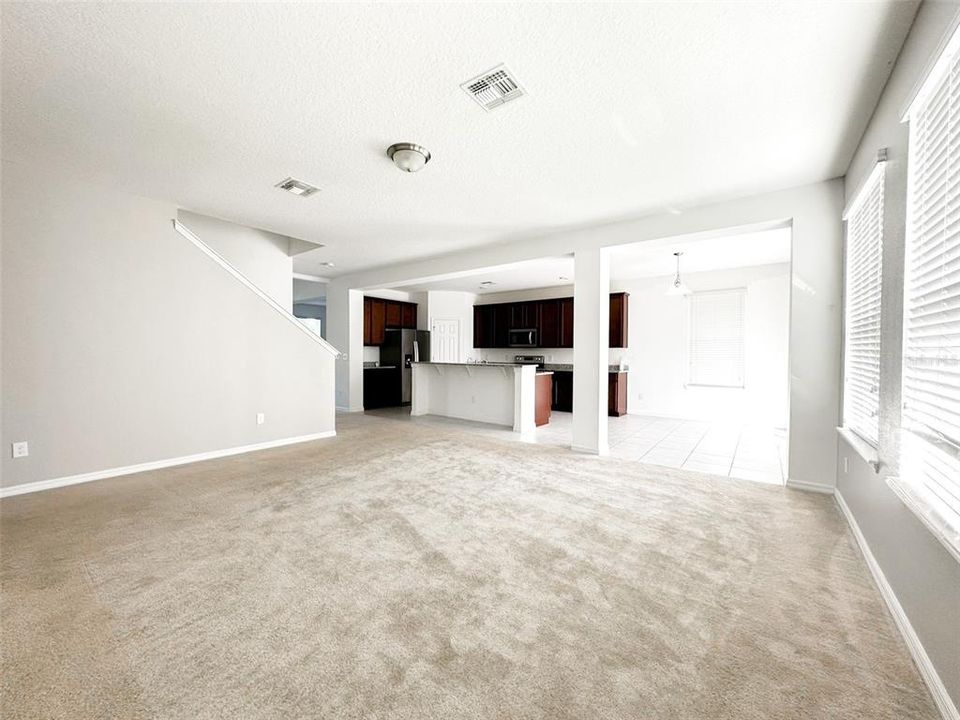 For Rent: $4,200 (6 beds, 4 baths, 4194 Square Feet)