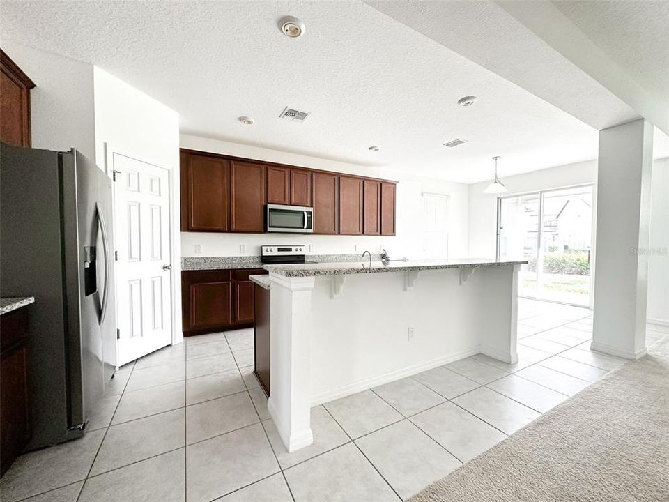 For Rent: $4,200 (6 beds, 4 baths, 4194 Square Feet)