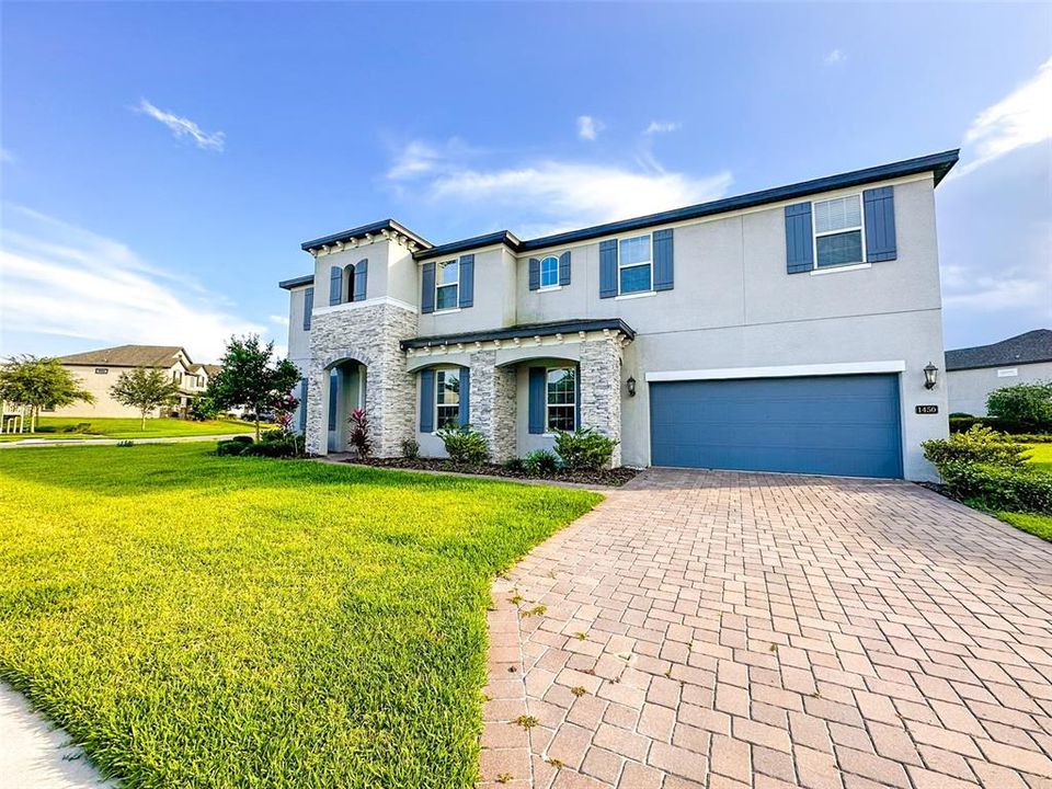 For Rent: $4,200 (6 beds, 4 baths, 4194 Square Feet)