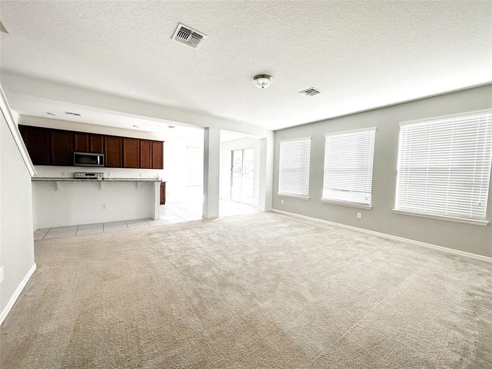 For Rent: $4,200 (6 beds, 4 baths, 4194 Square Feet)