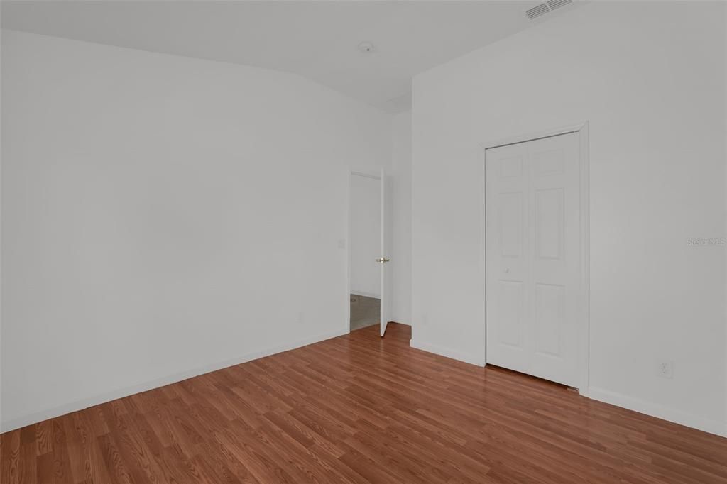 Activo con contrato: $249,900 (3 camas, 2 baños, 1633 Pies cuadrados)