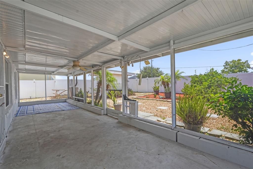 Activo con contrato: $249,900 (3 camas, 2 baños, 1633 Pies cuadrados)