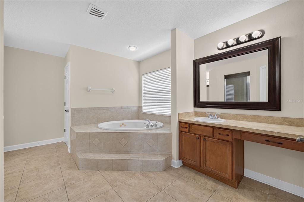 For Sale: $675,000 (5 beds, 3 baths, 3579 Square Feet)