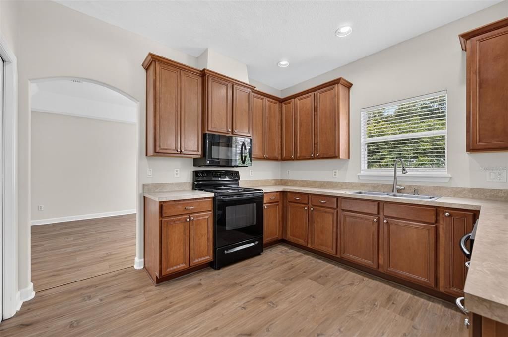 For Sale: $675,000 (5 beds, 3 baths, 3579 Square Feet)
