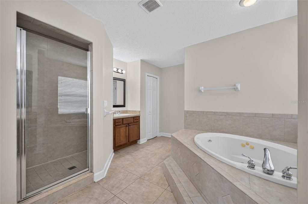 For Sale: $675,000 (5 beds, 3 baths, 3579 Square Feet)