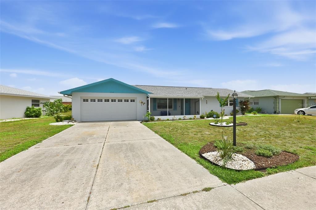 На продажу: $265,000 (2 спален, 2 ванн, 1123 Квадратных фут)
