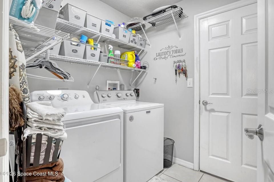 For Sale: $374,900 (3 beds, 2 baths, 1644 Square Feet)