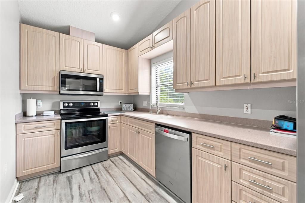 En Venta: $699,000 (5 camas, 3 baños, 3129 Pies cuadrados)
