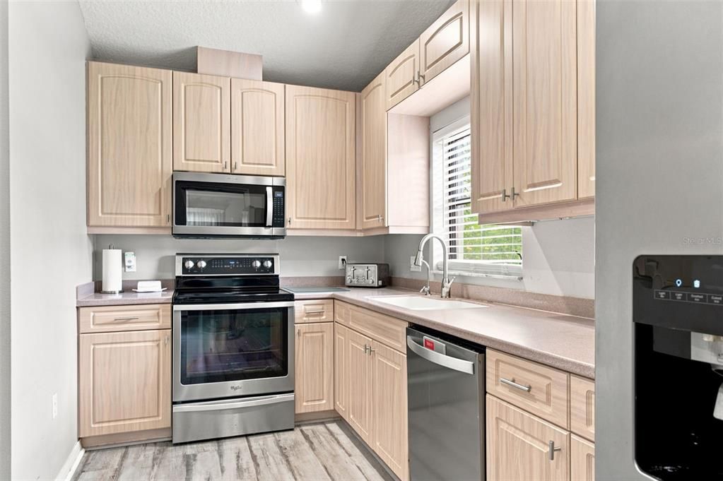 En Venta: $699,000 (5 camas, 3 baños, 3129 Pies cuadrados)